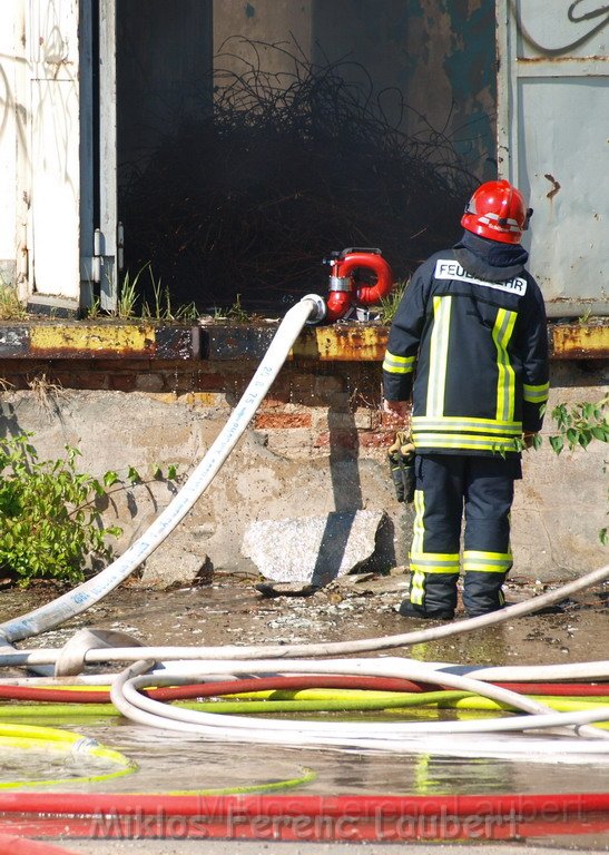 Feuer Koeln Ossendorf Butzweiler Hof neben IKEA P231.JPG